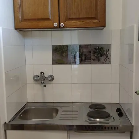 Beautiful Small Flat In The Sky *