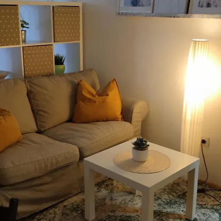 Beautiful Small Flat In The Sky 公寓 *