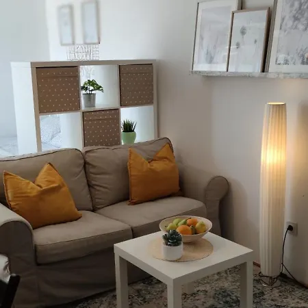 Beautiful Small Flat In The Sky 公寓